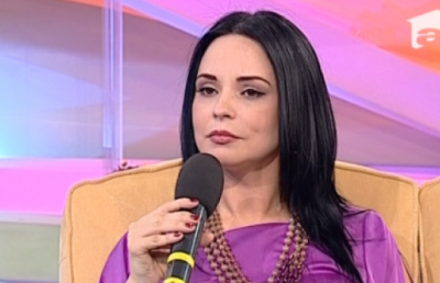 Andreea Marin, la intoarcerea in tara: "Am fost hartuite de paparazzi! Vom actiona ferm, cu dovezi"  