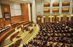 Senatul şi Camera Deputaţilor se reunesc în şedinţă comună pentru modificarea STATUTULUI PARLAMENTARILOR - Live text şi video de la ora 11:00