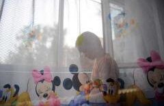 ROMÂNIA PĂRINŢILOR-MONSTRU: Copil bătut cu ciocanul, fiica însărcinată cu tatăl. PUŞCĂRIA DE ACASĂ