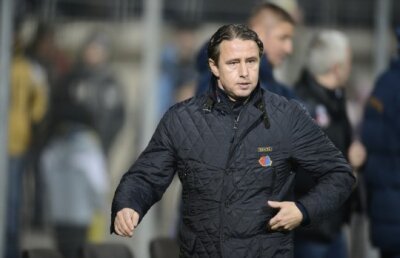 Reghe, nervos la finalul partidei: "Trebuie să îşi schimbe atitudinea, nu pot antrena astfel de jucători"