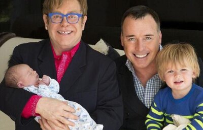 Elton John si David Furnish: „Iata-l pe Elijah”
