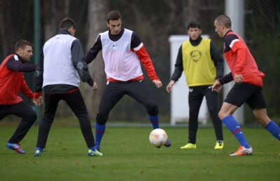 FOTO Se antrenează să scape de Ajax » Gata cu partea fizică! Reghe a început să pregătească duelurile din Europa