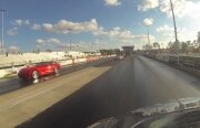 Video: Drag race - Tesla Model S vs. Viper SRT10