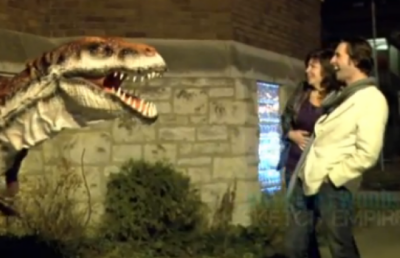 FARSA ZILEI: Jurassic Park, in plina strada! Cum reactioneaza trecatorii?