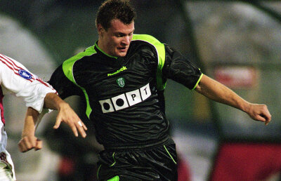 "Leul" se întoarce » Marius Niculae a semnat cu Sporting pe un an şi jumătate!