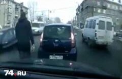 NO COMMENT! Gestul GENIAL pe care îl face un şofer rus într-o intersecţie (VIDEO)