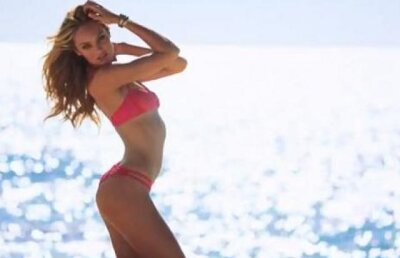 VIDEO! Ingerasii Victoria’s Secret canta in costume de baie