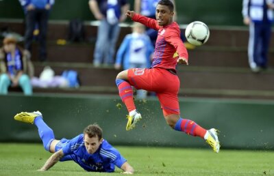 VIDEO + FOTO Dinamo are o stea în plus » Steaua a luptat, dar multinaţionala de calitate superioară a lui Petrescu a făcut diferenţa, 1-2