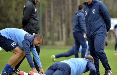 Chivu îi sugerează lui Reghecampf o mutare tactică pentru meciul cu Ajax