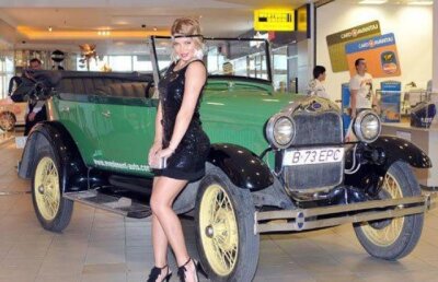 Gina Pistol, shooting incendiar in masini de epoca