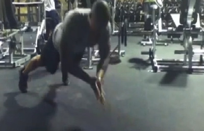 VIDEO Dacă ţii la dinţii tăi, NU încerca aşa ceva! 44 de exerciţii incredibile de fitness :D