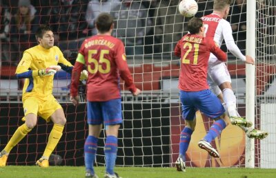 VIDEO A comis-o! » Steaua a primit gol la prima acţiune periculoasă a lui Ajax, după gafa lui Chiricheş