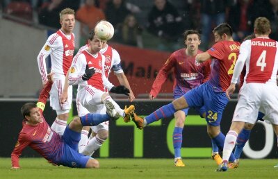 Maria Andrieş după Ajax - Steaua 2-0: "Steaua a muncit 65 de minute pentru un corner. Dacă asta e o idee de joc, e tare subţire"