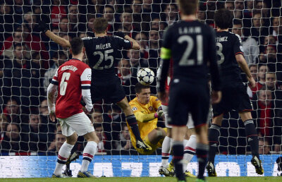 VIDEO Demonstraţie de forţă » Munchenezii, ca şi calificaţi în ”sferturi”: 3-1 cu Arsenal. Porto, 1-0 cu Malaga