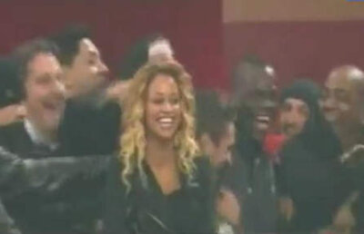 VIDEO Balotelli, cu iubita, şi Robinho au făcut show pe ”San Siro”