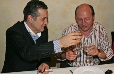 Becali l-a sunat pe Băsescu să-l ajute ca Steaua să se califice: "Aşa am terminat cu procesele, cu tot" :)