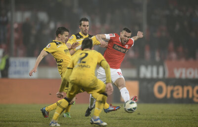 Braşovenii acuză dur federaţia olandeză: "Se pretează la găinării"