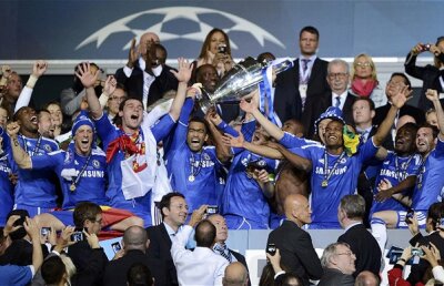 Atenţie, Steaua! » Dan Petrescu: "Chelsea trebuie să cîştige şi Europa League"