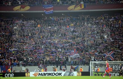 VIDEO Peste 50.000 de oameni au susţinut Steaua cu Chelsea » Vezi reacţia suporterilor la golul lui Rusescu