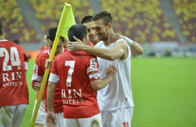 Dinamoviştii felicită Steaua, dar nu uită de Chelsea: "Adevărul e că englezii au jucat prost"