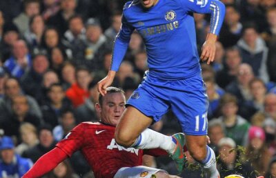 VIDEO Bijuteria Hazard » Înaintea returului cu Steaua, Chelsea a făcut o repriză mizerabilă şi una strălucitoare cu United