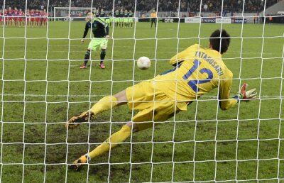Pregătiţi de un nou meci-maraton » Steaua a exersat iar penalty-urile