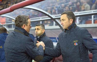 Continuă disputa dintre MM Stoica şi Răchită: "La Galaţi era pe post de chelner, la Steaua e paltonul lui Reghe"