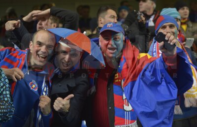 Gafă imensă a englezilor înainte de meci » Replica fanilor stelişti: "România, România!"