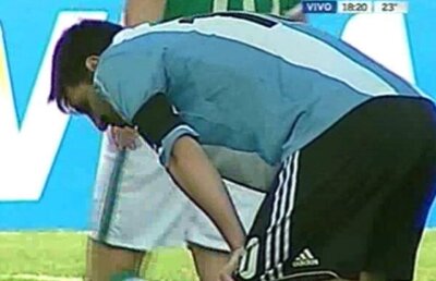 FOTO Argentinienii nu se simt bine la înălţime » Messi a vomitat la pauza meciului Bolivia - Argentina