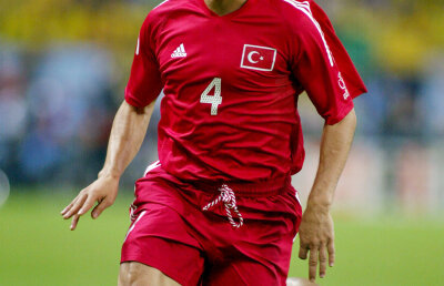 Turcia te face să-ţi cedeze inima! » Un fost internaţional turc a suferit un infarct miocardic acut în timp ce vedea partida cu Ungaria