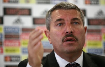 ”Vasile Avram sabotează turneele de minifotbal”