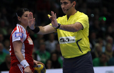 Doctorul şi economistul » Partida de la Veszprem va fi arbitrată de Nenad Nikolici şi Dusan Stojkovici