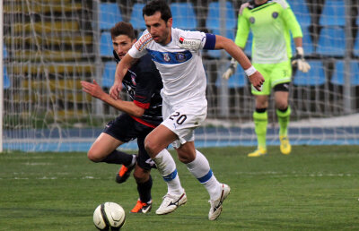 VIDEO Nici Hagi nu creşte vîrfuri! Ocazii multe, goluri lipsă » Viitorul nu a reuşit să se impună cu Oţelul: 0-0