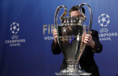 FOTO de colecţie » Cine sînt cele patru legende care au reprezentat echipele din Ligă la tragerea la sorţi!