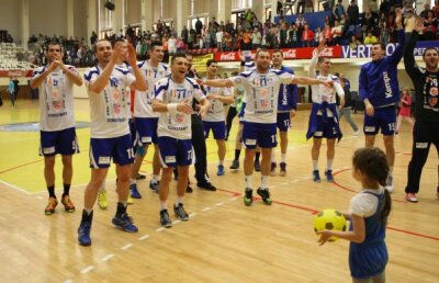 Cinci la rînd » HCM Constanţa a cîştigat ieri derby-ul cu Ştiinţa Bacău, asigurîndu-şi un nou titlu