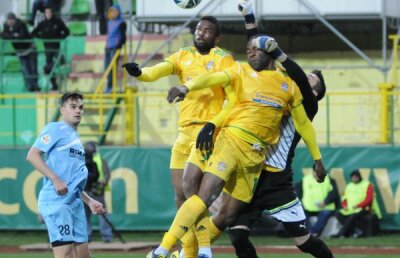 VIDEO Porumboiu acuză dur arbitrii: "Pe fruntea ăstora scrie «bandiţi»! Am avut 3 penalty-uri" :X