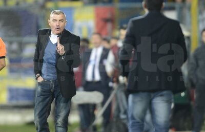 Contra şi Grigoraş s-au certat în pauza meciului: "Ciocul mic!"
