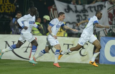 FOTO şi VIDEO Pandurii - Dinamo 2-0 » Gorjenii au făcut un pas important spre ocuparea unui loc de Europa League