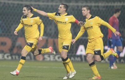 VIDEO O repriză fantastică şi una mediocră în Braşov - Oţelul 3-2