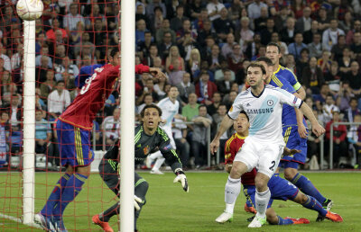 VIDEO Se vede ArenA! » Chelsea şi Fenerbahce sînt favorite la finala EL după două victorii la limită cu Basel şi Benfica