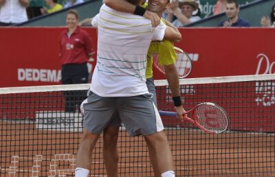 FOTO A doua coroană » Tecău se impune din nou la Bucureşti şi obţine primul trofeu cu Mirnîi