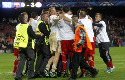 GALERIE FOTO&VIDEO Cel mai norocos fan german de pe Camp Nou! Cum l-au ajutat jucătorii lui Bayern să păcălească forţele de ordine