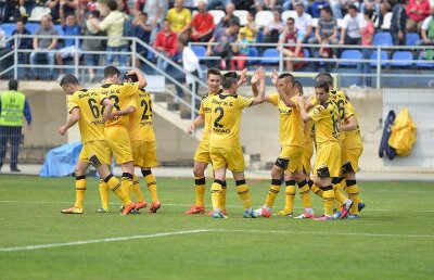 VIDEO&FOTO Serie întreruptă » După 7 meciuri fără înfrîngere, Rapid a cedat la Braşov, 0-2
