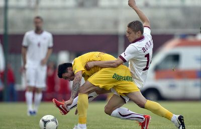 VIDEO Infestaţi cu virusul ”B”! » Rapid şi Chiajna au oferit un meci slab, scor 0-0