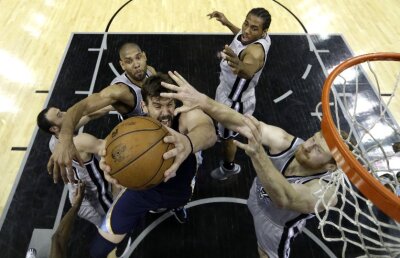 Spurs - Grizzlies, 1-0. A contat experienţa lui Parker, Duncan şi Ginobili