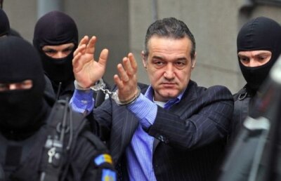 UPDATE Becali a fost adus la Penitenciarul Rahova!