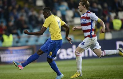 Victorie amară a gălăţenilor » Petrolul e prima finalistă a Cupei, după 1-2 cu Oţelul