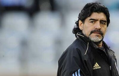 Şi zeii pot fi refuzaţi » Maradona nu a mai prins bilet la finala UEFA Champions League