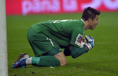 Intră cu mătura în vestiar! » Negoiţă vrea să renunţe la şapte jucători dinamovişti