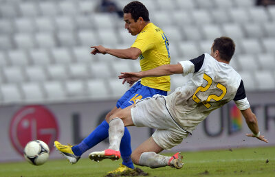 VIDEO "Lupii" fără milă » Petrolul rămîne în cursa pentru locul secund: 4-2 cu U Cluj